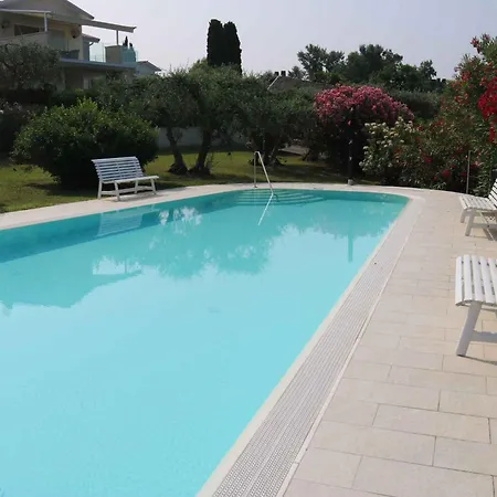 With Pool In Bardolino-gardasee 57775 Appartement